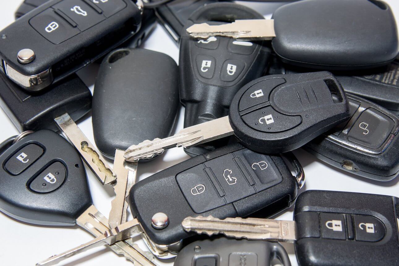 Car locksmith keys in random order
