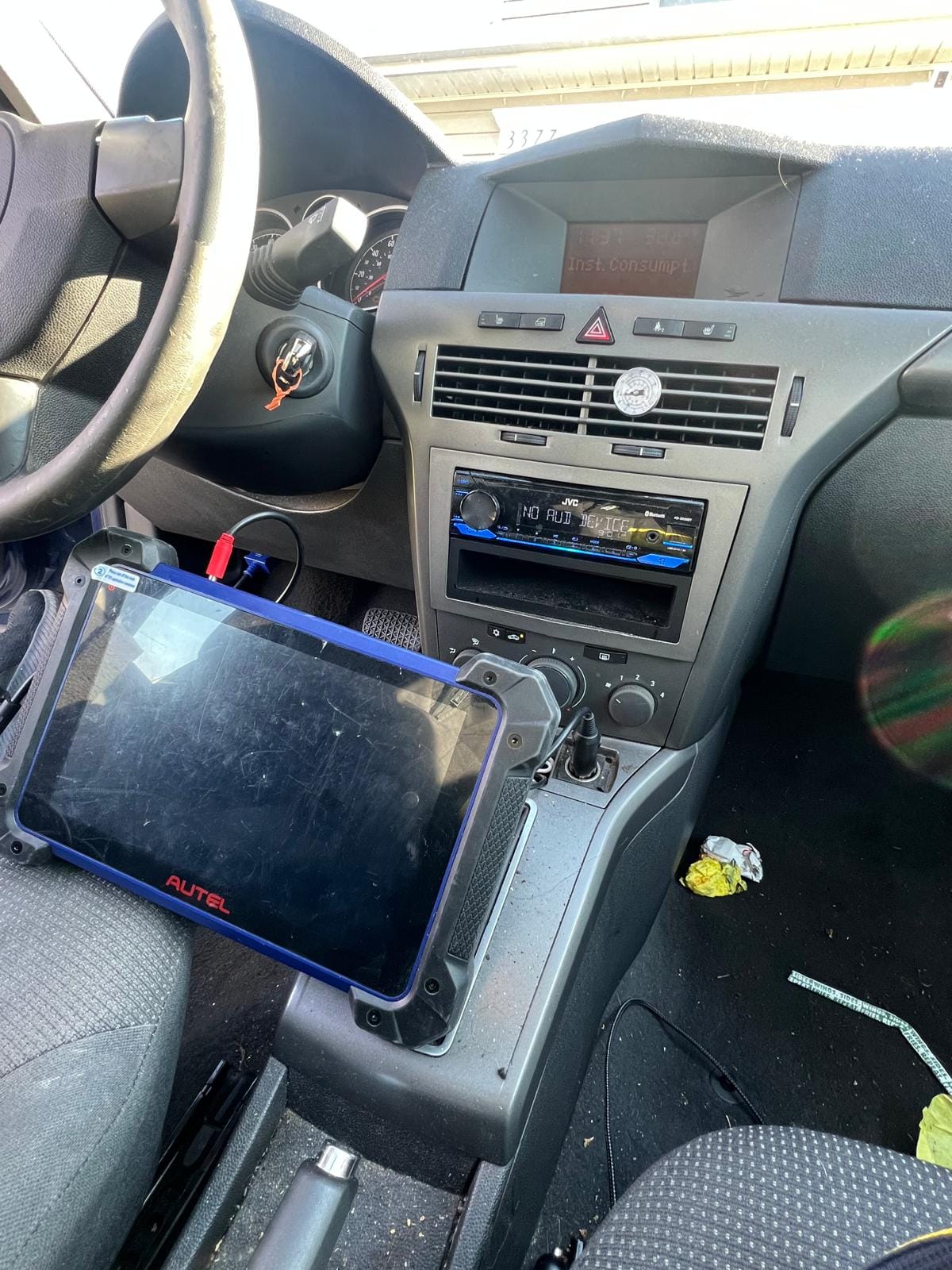 Program car key with Autel tablet